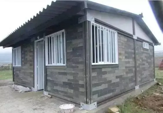 Solution for waste plastic houses