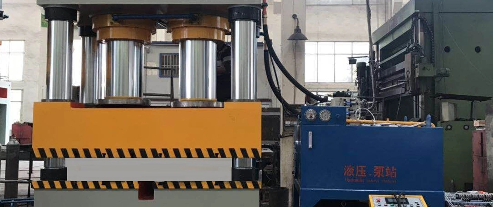 Semi automatic molding equipment for mixed waste plastics